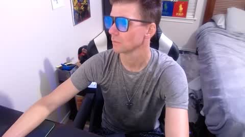 Snapshot of elevatetlb chatting on 09.14.25 Walker online show from 09.14.25