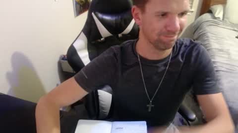 Snapshot of elevatetlb chatting on 09.17.25 Walker online show from 09.17.25