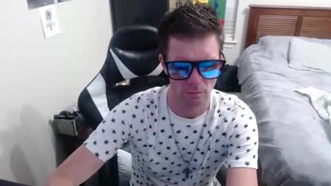 Snapshot of elevatetlb chatting on 09.25.25 Walker online show from 09.25.25