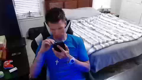 Snapshot of elevatetlb chatting on 10.10.25 Walker online show from 10.10.25