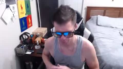 Snapshot of elevatetlb chatting on 10.14.25 Walker online show from 10.14.25