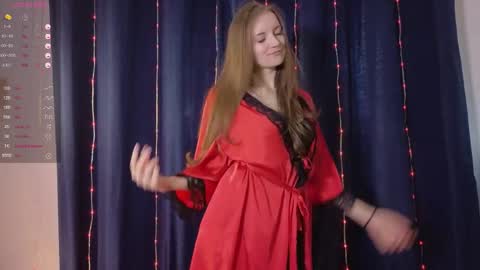 Snapshot of elfieeva1 chatting on 04.15.26 elfieeva1 online show from 04.15.26