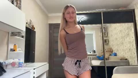 Snapshot of elfriededrewry chatting on 07.24.26 Kate online show from 07.24.26