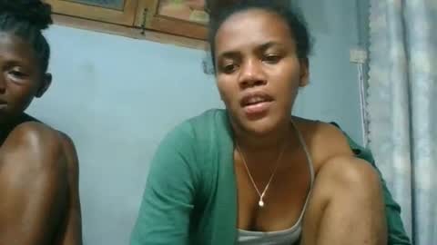 elia011 online show from 11.20.25