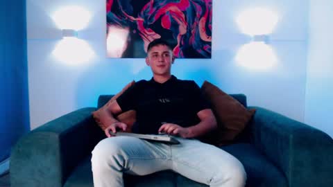 Snapshot of eliancruzz chatting on 07.17.26 Elian online show from 07.17.26