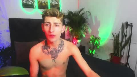 Snapshot of eliann_adam chatting on 04.10.26 eliann_adam online show from 04.10.26