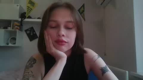Snapshot of elicandy_ chatting on 06.27.26 elicandy_ online show from 06.27.26