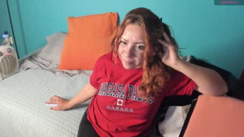 Snapshot of elif__girasol chatting on 02.15.25 elifgirasol online show from 02.15.25