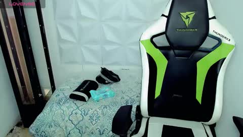 Snapshot of elii_797 chatting on 12.11.24 bby-santy online show from 12.11.24