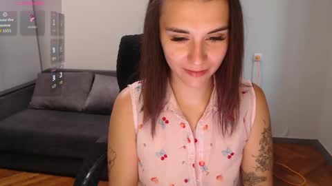 Snapshot of elina_posh chatting on 06.08.26 Liza online show from 06.08.26