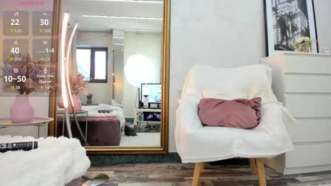 Snapshot of elinamoon_ chatting on 02.19.26 Elina online show from 02.19.26