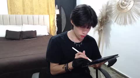 Snapshot of elio_collem chatting on 11.03.25 ELIO online show from 11.03.25