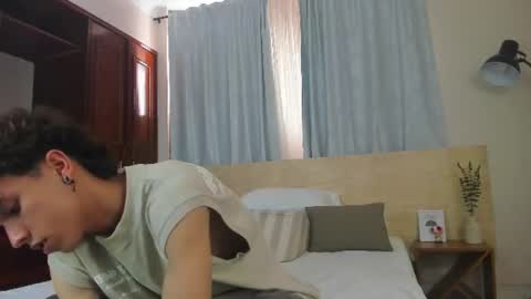 Snapshot of eliosuff chatting on 07.22.26 eliosuff online show from 07.22.26