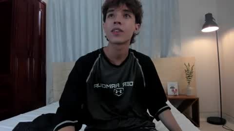 Snapshot of eliosuff chatting on 07.25.26 eliosuff online show from 07.25.26