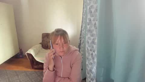 Snapshot of elis_gabbi chatting on 05.30.26 Elis online show from 05.30.26