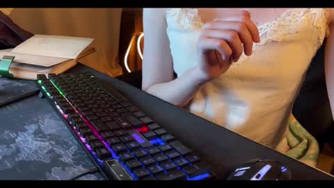 Snapshot of elisa_north chatting on 01.29.25 Elisa North online show from 01.29.25