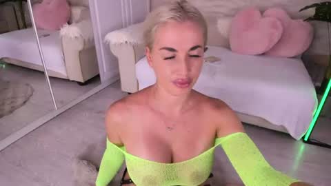 elisabeth_jason online show from 07.28.26