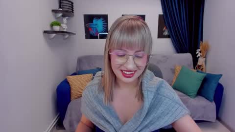 Snapshot of elisabethmills chatting on 12.30.24 Elisabeth online show from 12.30.24