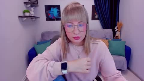 Snapshot of elisabethmills chatting on 01.07.25 Elisabeth online show from 01.07.25