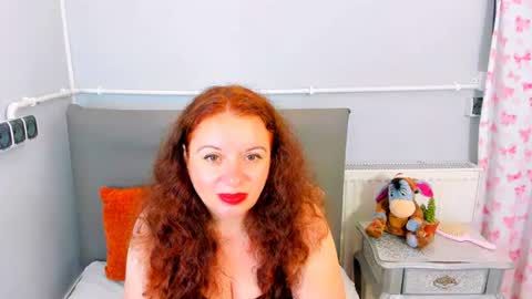 Snapshot of elisabethxsweet chatting on 07.17.26 ElisabethXSweet online show from 07.17.26