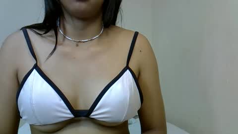 Snapshot of elisah01 chatting on 04.22.26 elisah01 online show from 04.22.26