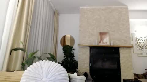 Snapshot of elise_bliss69 chatting on 11.22.25 elise_bliss69 online show from 11.22.25