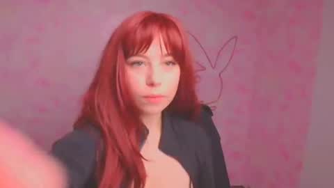 Snapshot of elise_kissu_ chatting on 10.22.25 Alice online show from 10.22.25