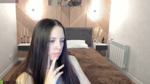 Snapshot of elise_robbie chatting on 03.05.26 Elise online show from 03.05.26