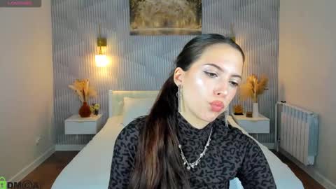 Snapshot of elise_robbie chatting on 03.10.26 Elise online show from 03.10.26