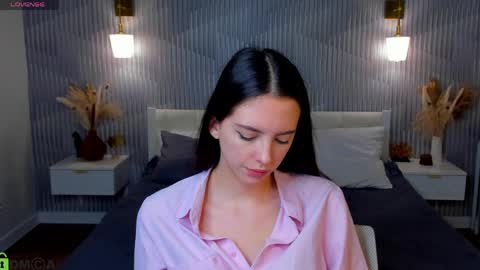 Snapshot of elise_robbie chatting on 04.09.26 Elise online show from 04.09.26