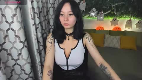 EliseRoyalty online show from 11.04.25