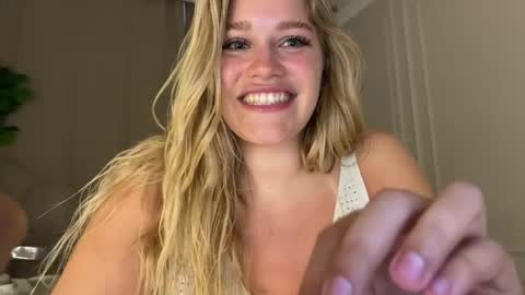 Snapshot of elixiirr chatting on 05.19.26 Stephanie online show from 05.19.26