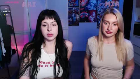 Ari online show from 10.10.25