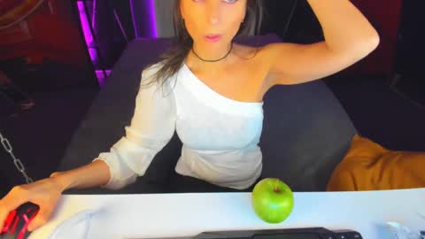 Elizabethangel online show from 12.11.24