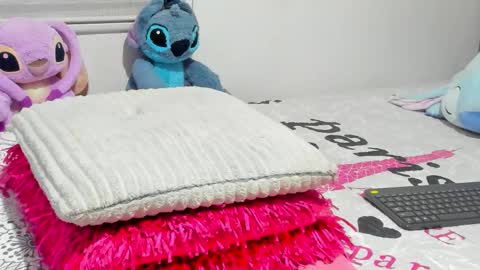 Snapshot of elizabeth_18_ chatting on 01.18.26 ELIZA online show from 01.18.26