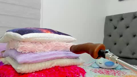 Snapshot of elizabeth_18_ chatting on 03.27.26 ELIZA online show from 03.27.26