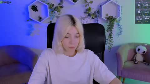 Snapshot of elizabeth_dornan chatting on 07.15.26 Your cute online show from 07.15.26