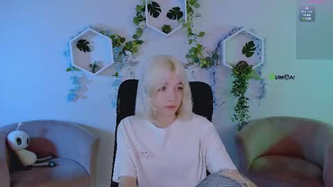 Snapshot of elizabeth_dornan chatting on 07.22.26 Your cute online show from 07.22.26