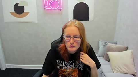 Snapshot of elizabeth_harpper chatting on 01.08.25 Elizabeth online show from 01.08.25