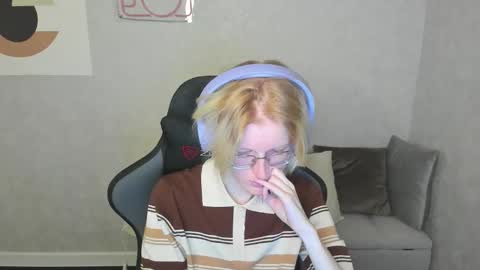 Snapshot of elizabeth_harpper chatting on 09.20.25 Elizabeth online show from 09.20.25