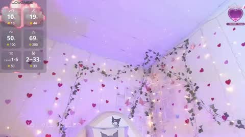 Snapshot of elizabeth_jing chatting on 03.08.25    Independent Model online show from 03.08.25