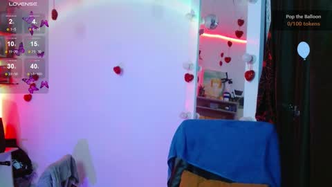 Snapshot of elizabeth_martinez98 chatting on 02.25.25 Elizabeth Martinez online show from 02.25.25