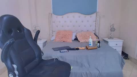 Elizabeth  online show from 05.16.26