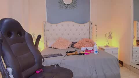 Elizabeth  online show from 05.30.26