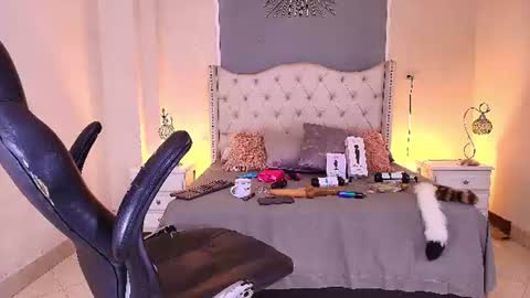 Elizabeth  online show from 07.21.26