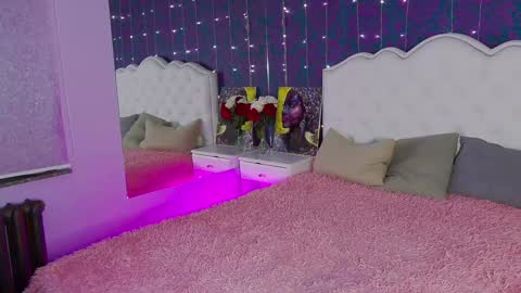 Snapshot of elizamayers chatting on 02.06.25 Linda online show from 02.06.25