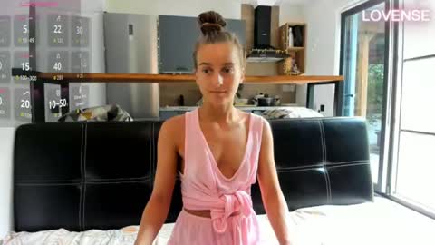 Eliz                               online show from 07.26.26