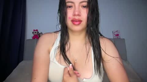 Snapshot of ella_aq chatting on 07.14.26 Ella online show from 07.14.26