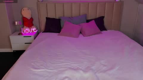 Ella online show from 03.10.26