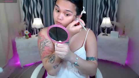 Snapshot of ella_fantasia chatting on 10.01.25 HI ITS ME ELLA online show from 10.01.25